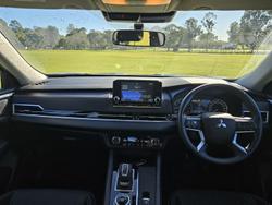 2024 Mitsubishi Outlander ES ZM MY24 Black Diamond