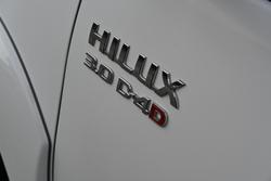 2014 Toyota
                Hilux SR5