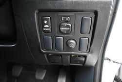 2014 Toyota
                Hilux SR5