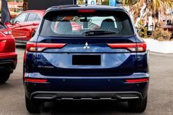 2024 Mitsubishi
Outlander ES