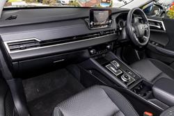 2024 Mitsubishi
Outlander ES