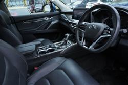 2022 LDV
D90 Executive