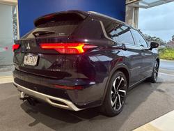 2022 Mitsubishi
                Outlander Exceed