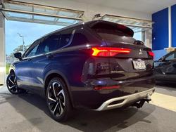 2022 Mitsubishi
Outlander Exceed