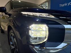 2022 Mitsubishi
                Outlander Exceed