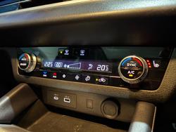 2022 Mitsubishi
Outlander Exceed
