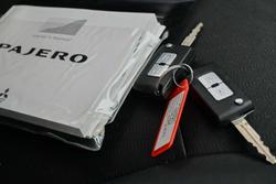 2018 Mitsubishi
                Pajero GLS