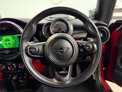2018 MINI
Hatch Cooper S