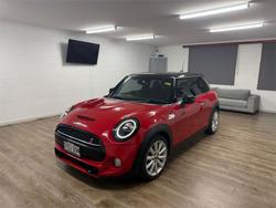 2018 MINI
Hatch Cooper S