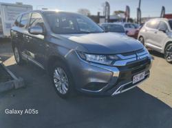 2020 Mitsubishi
                Outlander ES