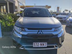 2020 Mitsubishi
                Outlander ES