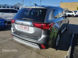 2020 Mitsubishi
                Outlander ES