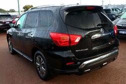 2019 Nissan Pathfinder ST-L