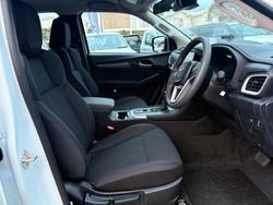 2025 Isuzu
MU-X LS-M