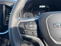 2025 Isuzu
MU-X LS-M