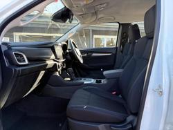 2025 Isuzu
MU-X LS-M