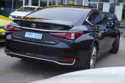 2021 Lexus
ES ES300h Sports Luxury