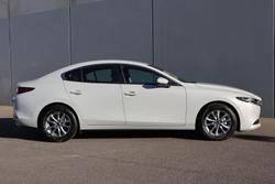 2024 Mazda
3 G20 Pure