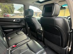 2017 Nissan
Pathfinder Ti