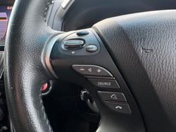 2017 Nissan
Pathfinder Ti