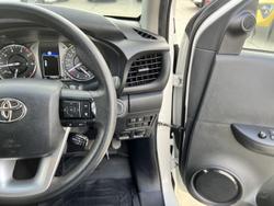 2022 Toyota
Hilux SR Hi-Rider