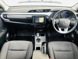 2018 Toyota
Hilux SR5