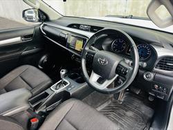 2018 Toyota
Hilux SR5