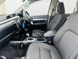 2018 Toyota
Hilux SR5