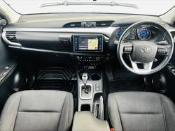 2018 Toyota
Hilux SR5