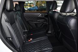 2023 Mitsubishi
Outlander PHEV Exceed