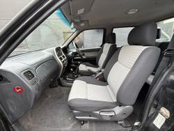 2011 Nissan Navara ST-R D22 MY10 4X4 Midnight Black