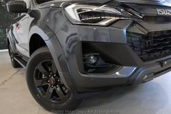2025 Isuzu
D-MAX X-TERRAIN