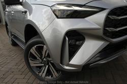 2025 Isuzu
                MU-X LS-T