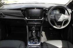 2025 Isuzu
                MU-X LS-T