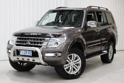 2015 Mitsubishi
Pajero Exceed