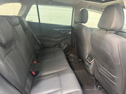 2022 Subaru
Outback AWD Touring