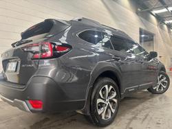 2022 Subaru
Outback AWD Touring