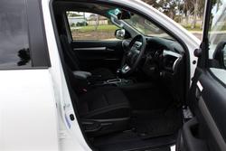 2025 Toyota
Hilux 4x4 2.8L Dsl D/C 6AT SR5 48V