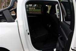 2025 Toyota
Hilux 4x4 2.8L Dsl D/C 6AT SR5 48V
