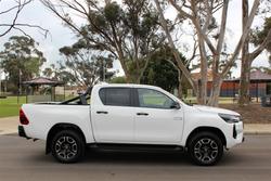2025 Toyota
Hilux 4x4 2.8L Dsl D/C 6AT SR5 48V