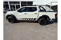 2019 Nissan
Navara ST-X