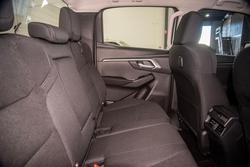 2025 Isuzu
D-MAX LS-M