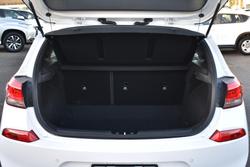2018 Hyundai
                i30 SR