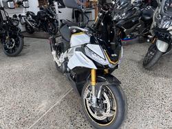 2024 Aprilia TUONO V4 Black