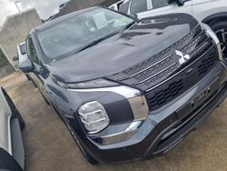 2025 Mitsubishi Outlander PHEV ES