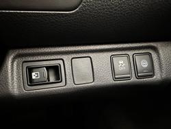2024 Nissan
Navara ST
