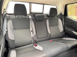 2024 Nissan
Navara ST