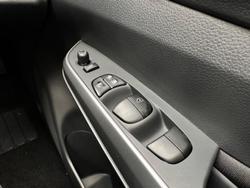 2024 Nissan
Navara ST