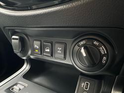 2024 Nissan
Navara ST