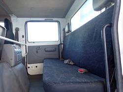 2018 HINO DUTRO 817 WHITE